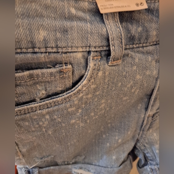 Girl's Levi's Shorty shorts NWT - Picture 4 of 5